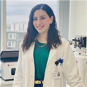 Étudiante en 3ème année de thèse en microbiologie, étant tri-lingue je peux vous aider dans plusieurs domaines…je vous attends!!